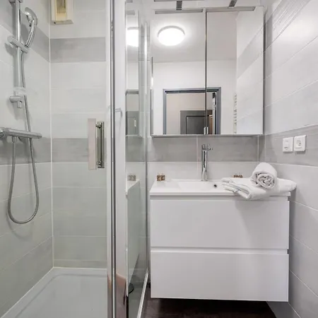 Le Regent Park For 6 By Sunset Apartment