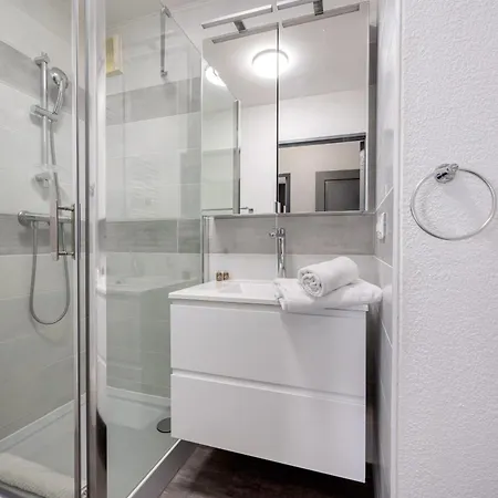 Apartment Le Regent Park For 6 By Sunset
