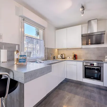Apartment Le Regent Park For 6 By Sunset Villeneuve-Loubet