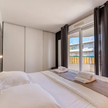 Apartment Le Regent Park For 6 By Sunset *