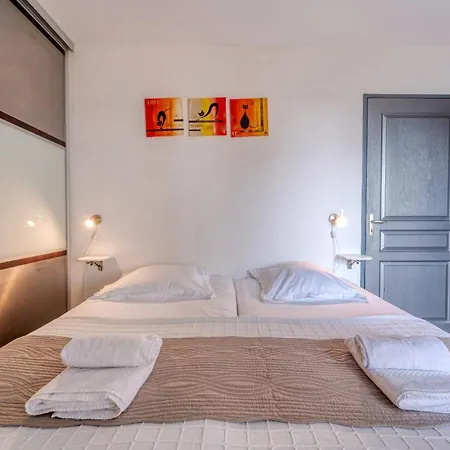Apartment Le Regent Park For 6 By Sunset *