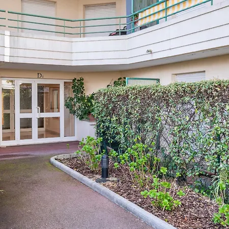 Apartment Le Regent Park For 6 By Sunset Villeneuve-Loubet